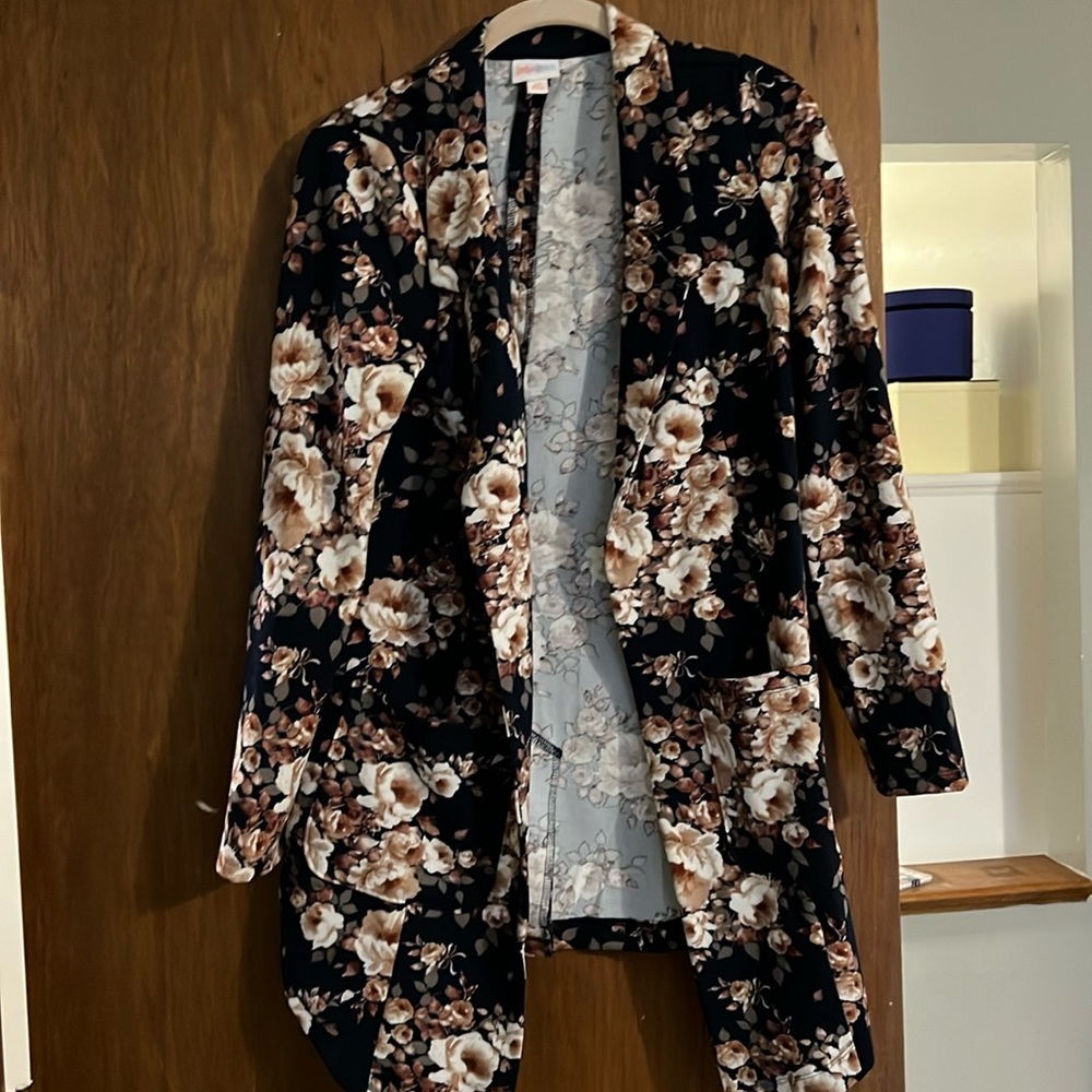Lularoe floral Gwen blazer